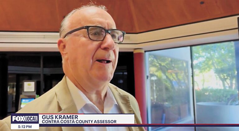 康特拉科斯縣估值官克萊默（Gus Kramer）。KTVU電視畫面
