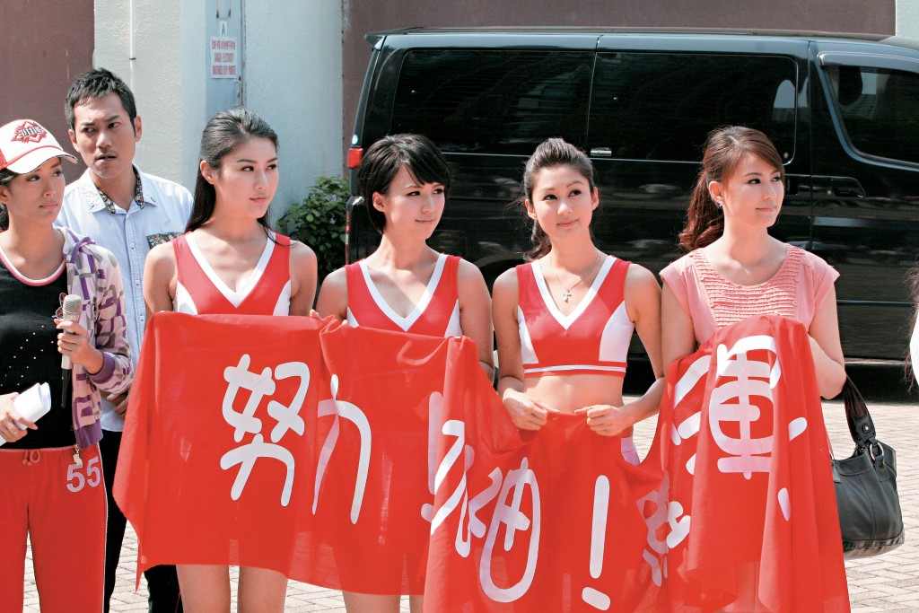 李雪瑩(右一)亦曾與岑麗香(右二)、孫慧雪(右三)一同參演《衝上雲霄II》。(東周刊圖片)