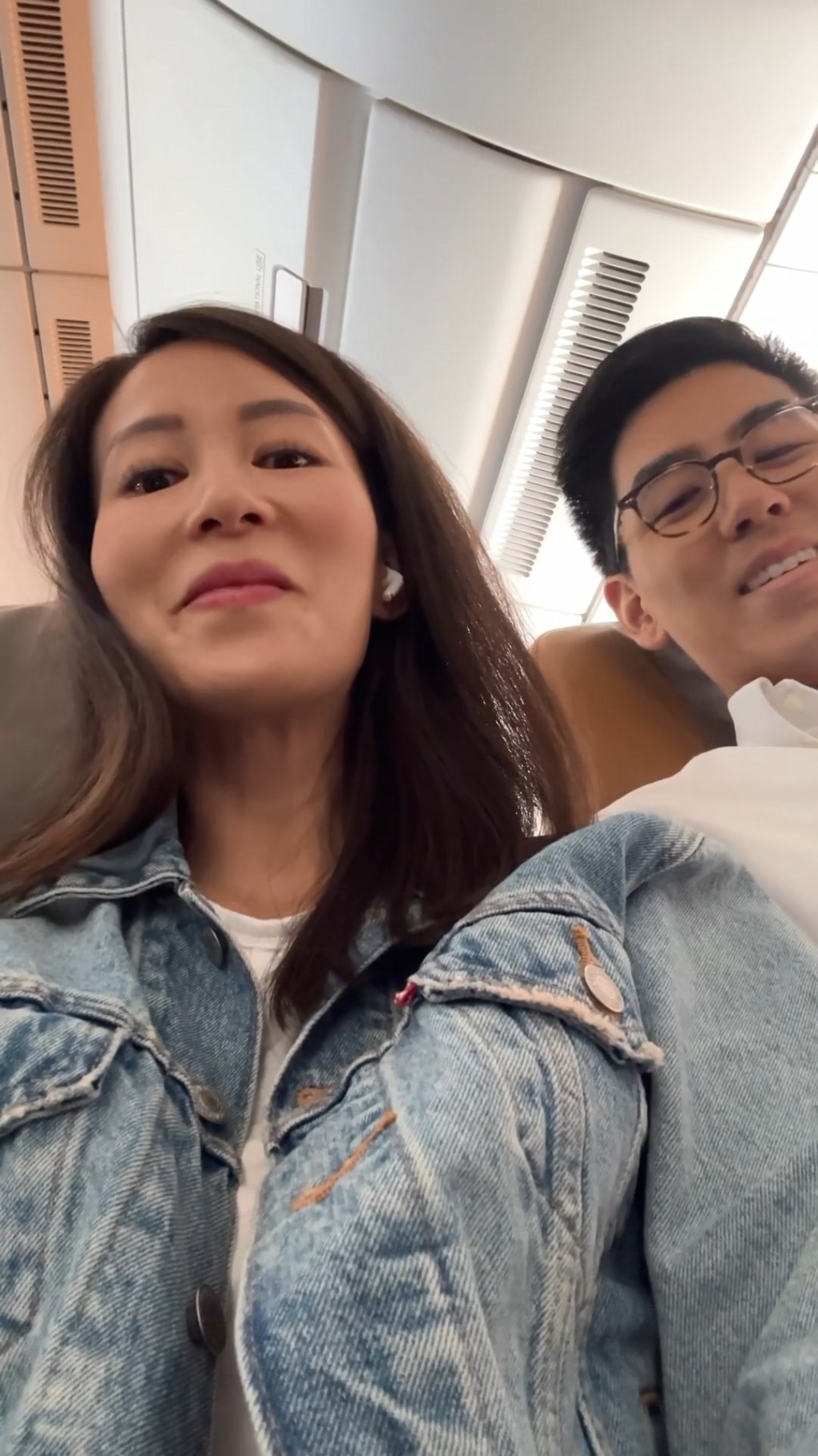 李雪瑩與老公享受難得的二人世界時光。
