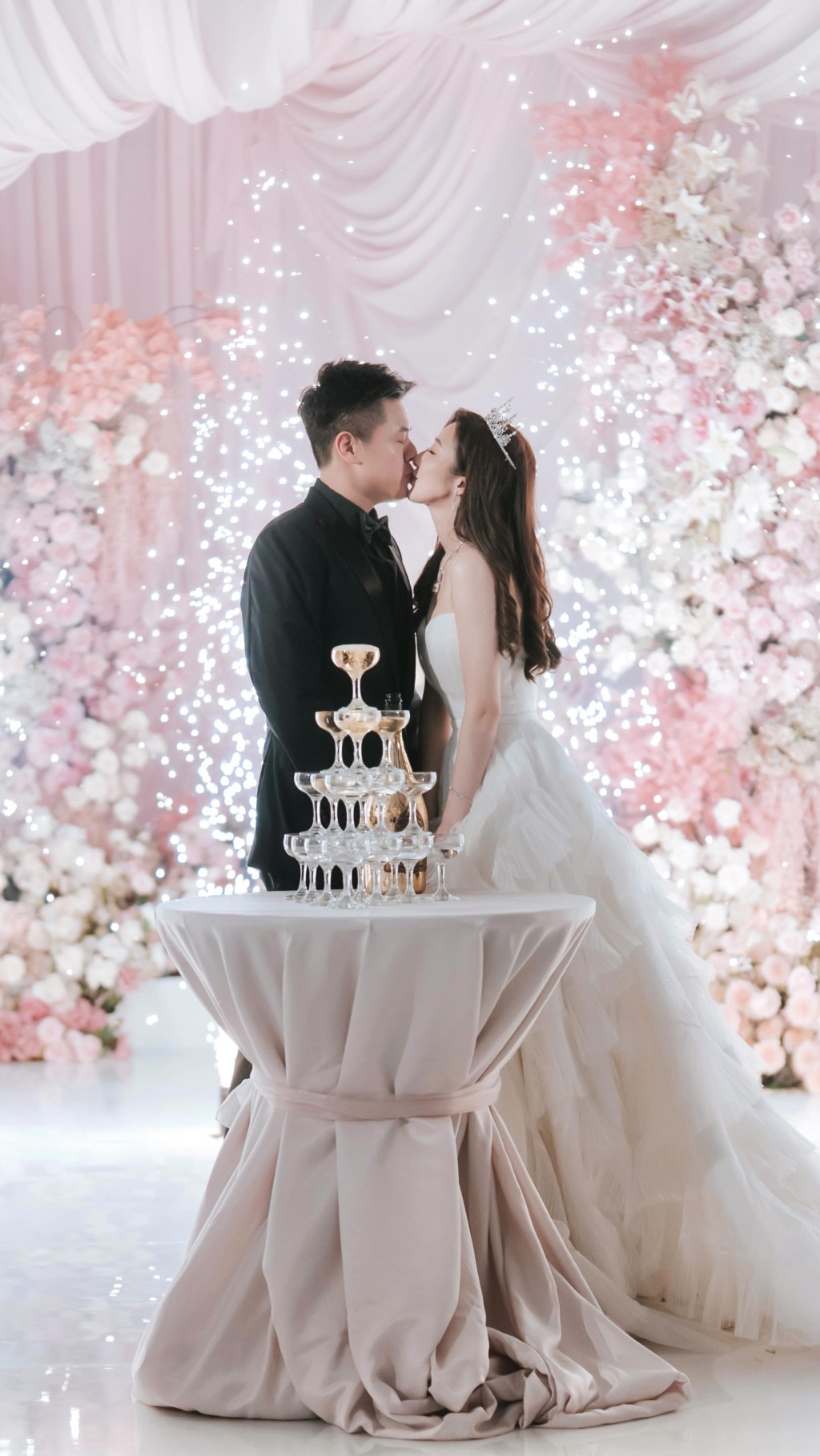 何依婷於2023年底與男友Cedric結婚。