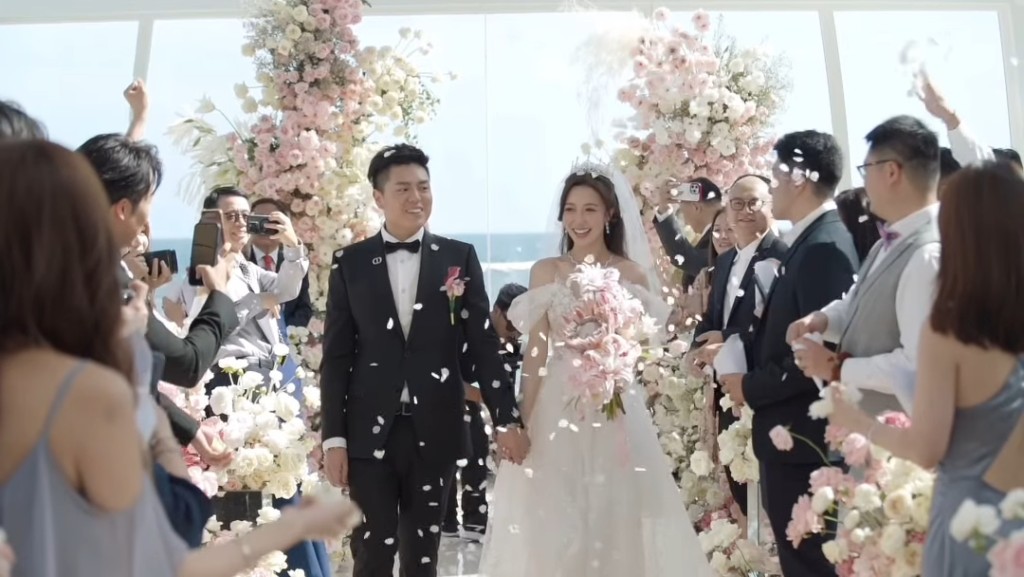 Cedric宣讀誓詞的時刻,令何依婷深受感動。