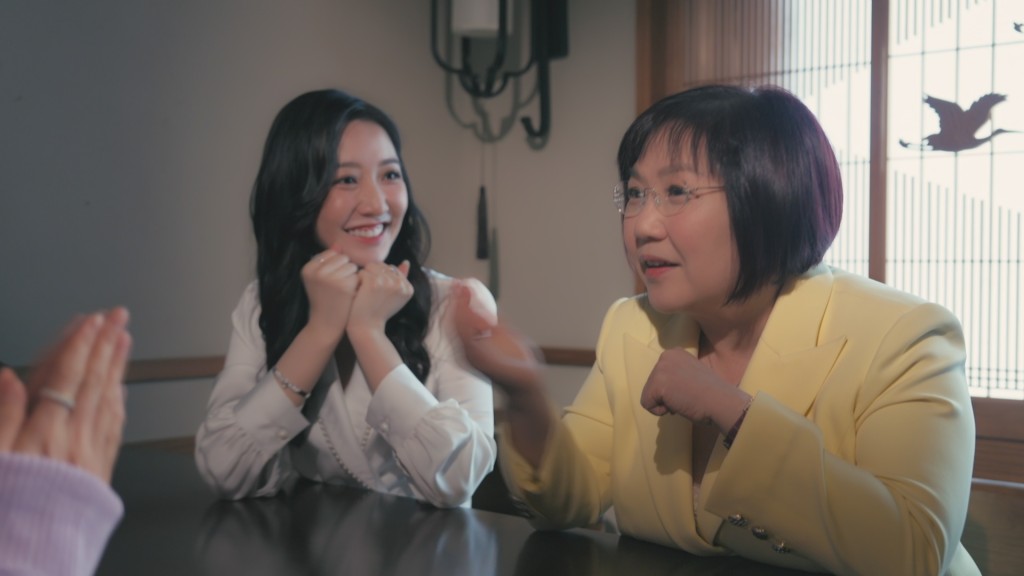 麥玲玲與何依婷、何沛珈及林凱恩在節目《尋歡作樂的姐姐》中遊覽上海。