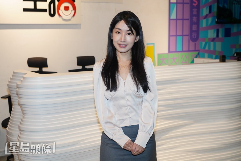 黃文意父親為生態能源大亨,她坦言離巢TVB後未有參與父親生意。