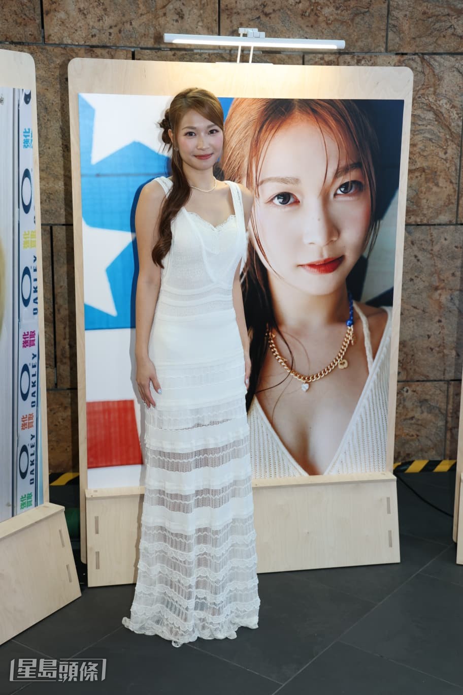 Yanny預告下星期Lolly Talk將會合體進行商演。