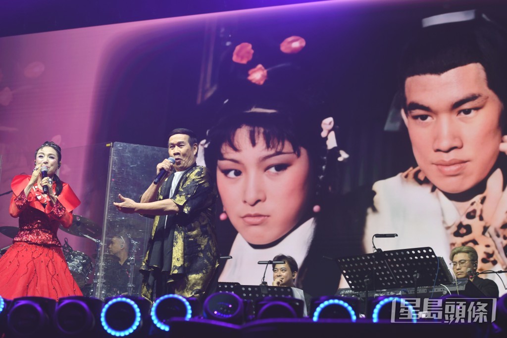 白彪與米雪合唱時,勾起二人當年飾演「郭靖與黃蓉」的回憶。