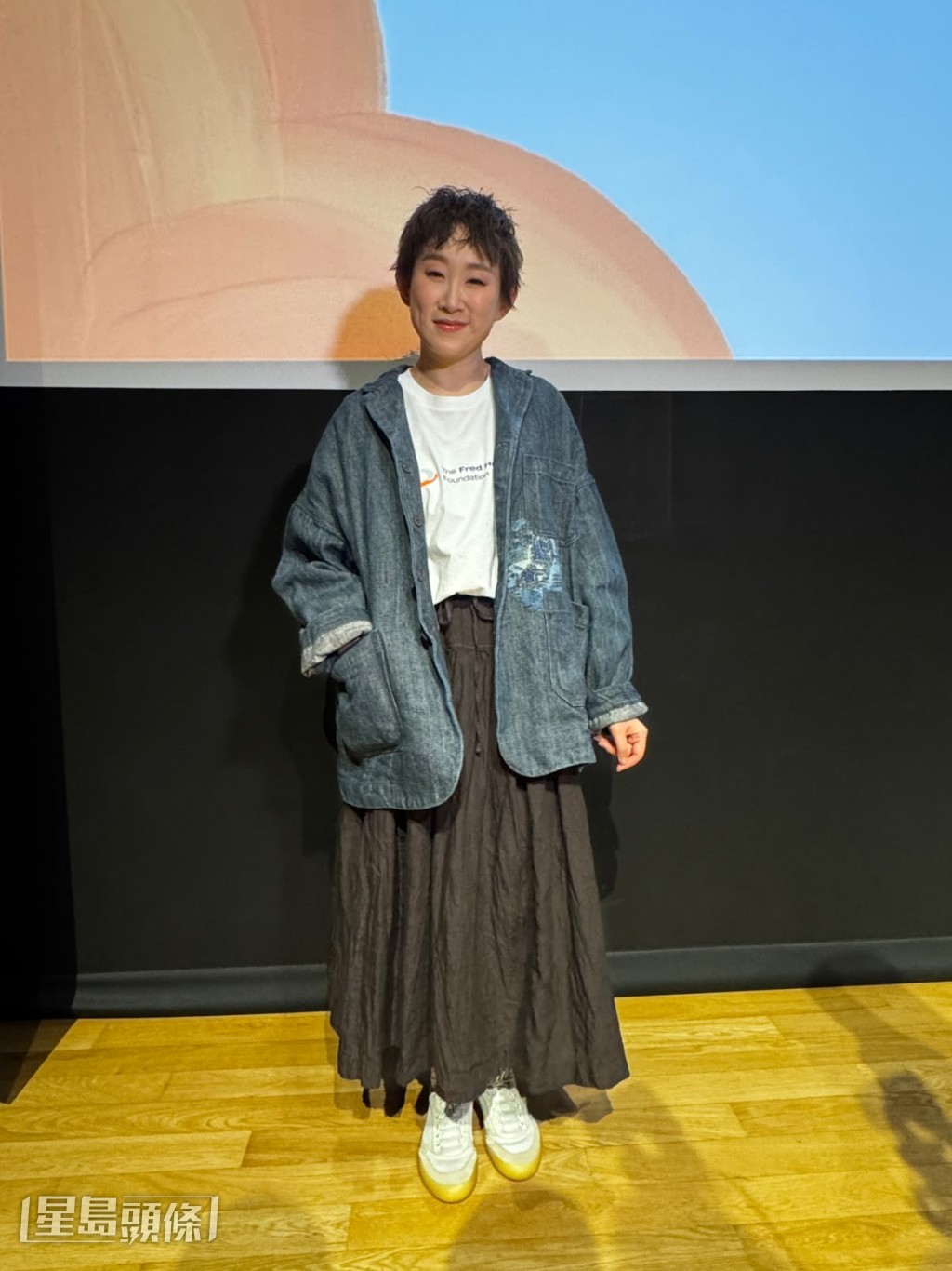 王菀之今日(13日)以全新短髮造型現身中環,出席護眼活動。