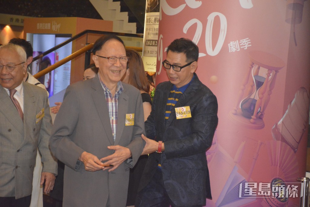 鍾景輝在演藝界地位崇高，德高望重。