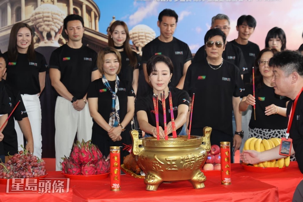 楊茜堯以全新短髮造型亮相,聲音略帶沙啞。