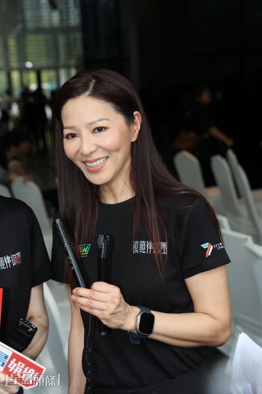 被問到《愛‧回家》何時拍完,滕麗名表示不知道,並透露結局由觀眾投票決定。