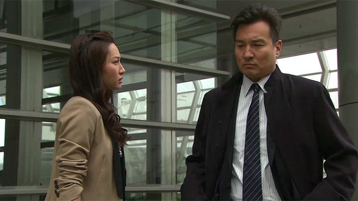 2010年,他在《法證先鋒III》中飾演徐子珊的上司,其經常叉腰的姿態至今仍令網民印象深刻。