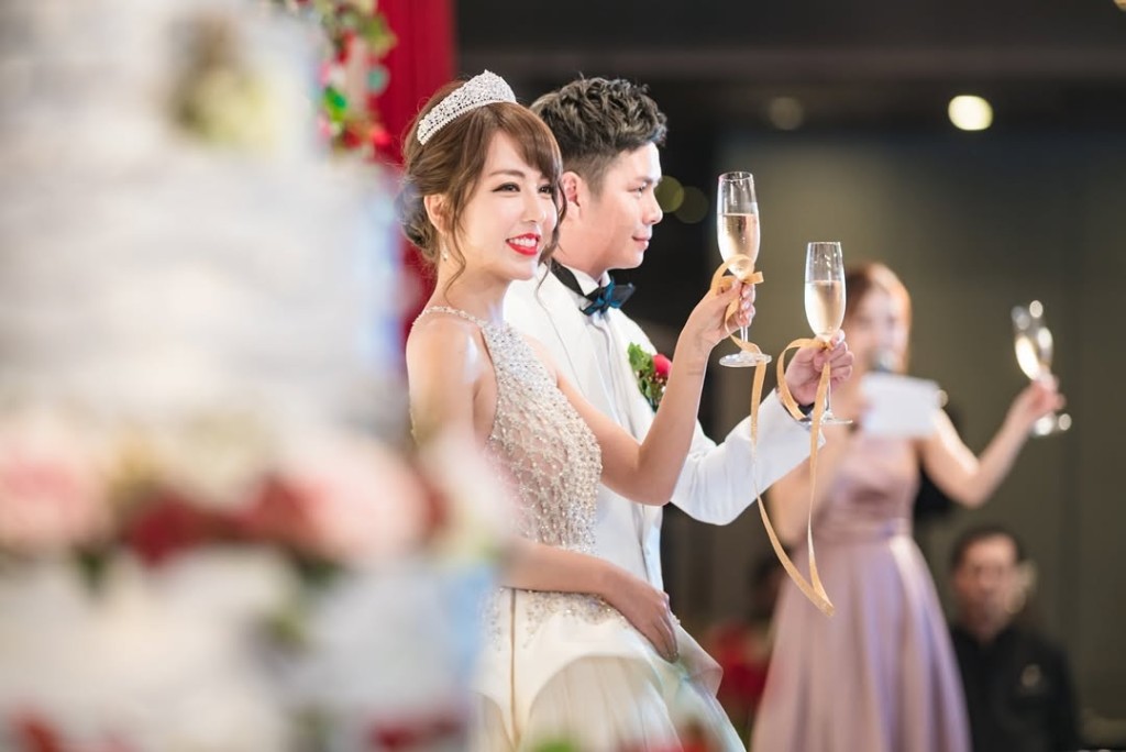 2019年,譚嘉儀正式成為人妻。