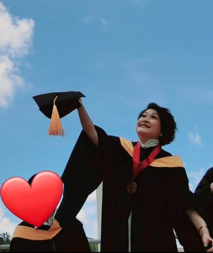 胡美儀於2022年取得第一個心理輔導碩士學位。