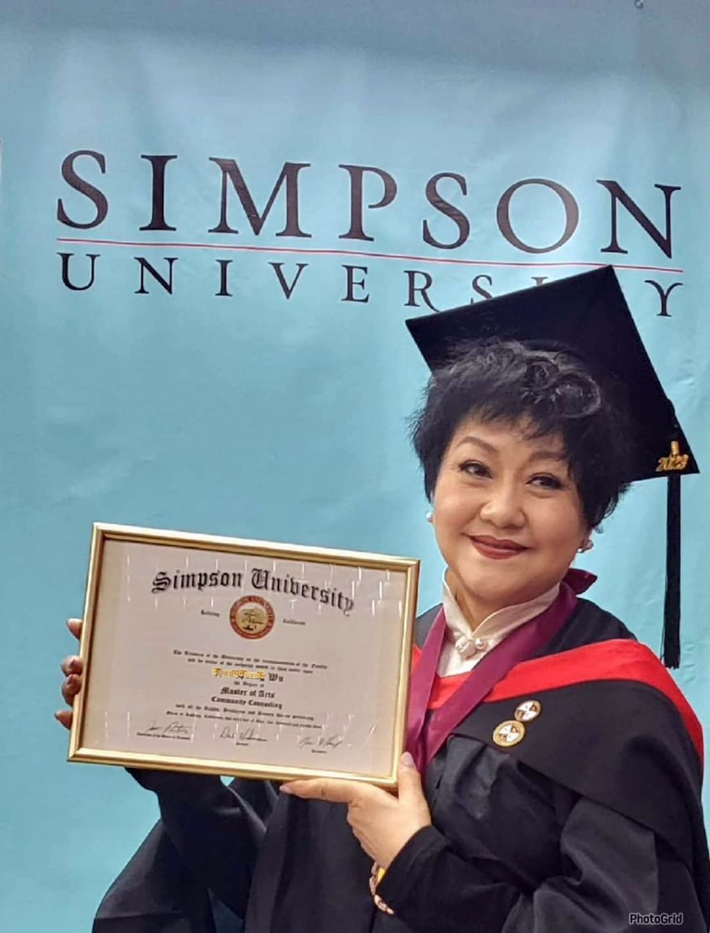 胡美儀其後再取得美國辛普森大學的社區輔導學碩士,是她第二個心理學碩士學位。