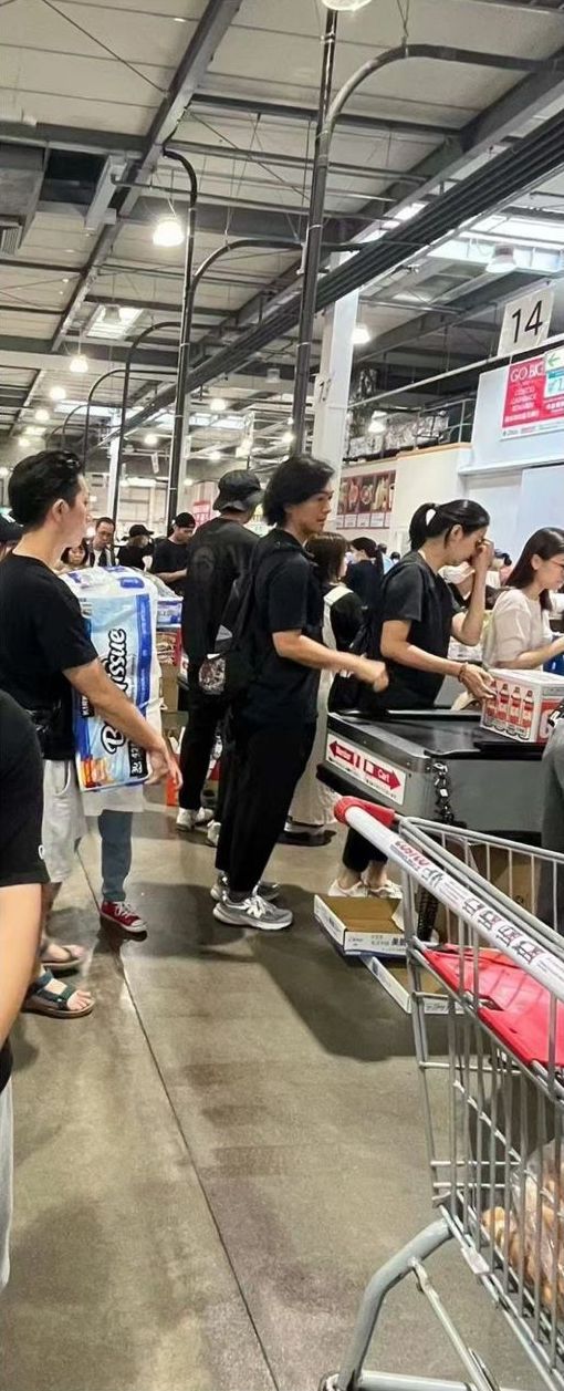 蒙嘉慧被指有點發福，有網民甚至指她孕味濃。
