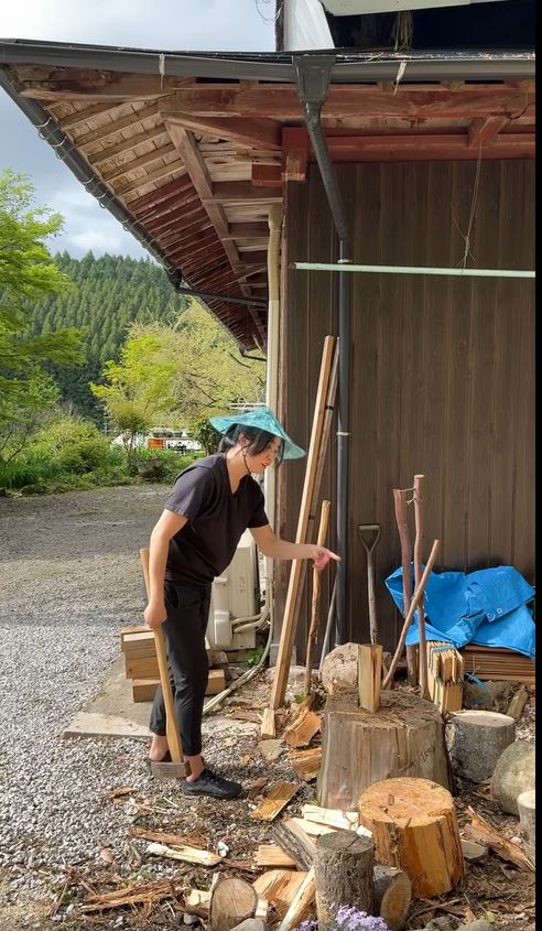 蒙嘉慧分享在日本劈柴的生活點滴。