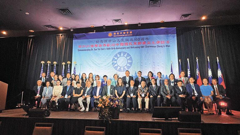 晚宴主要嘉賓大合照。記者陸新攝