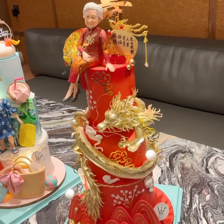 蔡卓妍準備的蛋糕非常精緻。