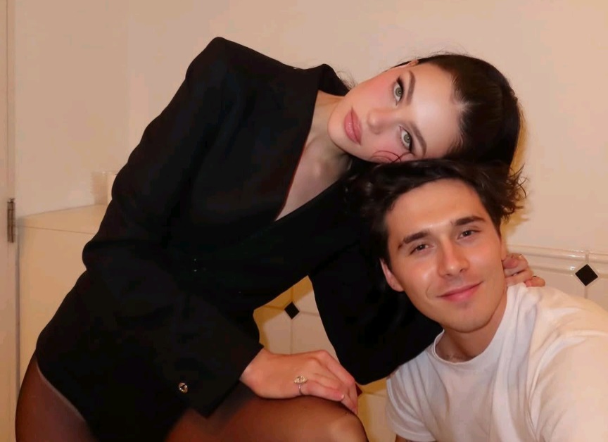 有知情人士懷疑,Brooklyn接拍此廣告,是其妻妮歌娜佩絲的主意。