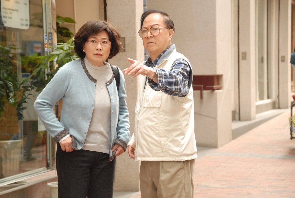 鍾景輝曾演出劇集《有營煮婦》。