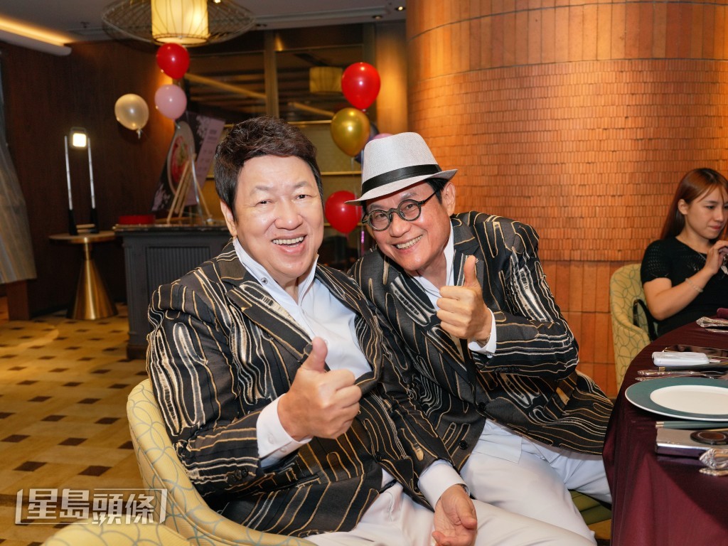 十一哥與鄧英敏以兄弟裝造型亮相。