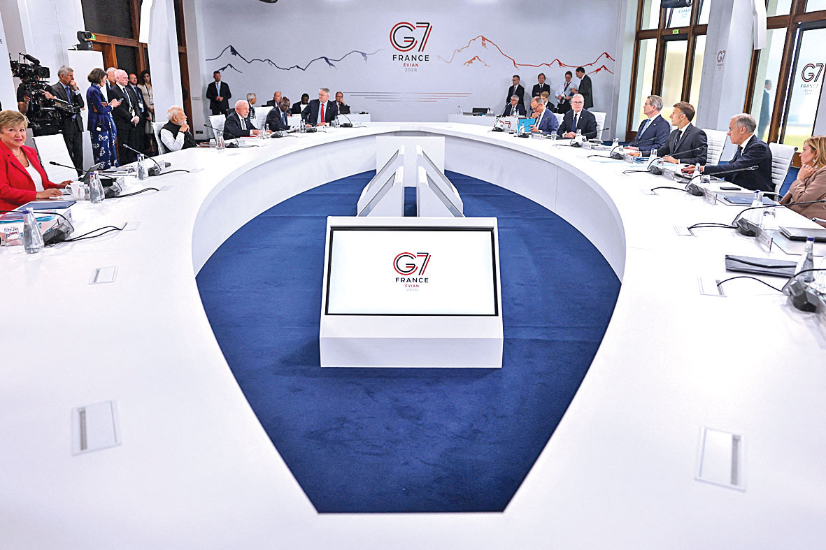 G7峰會剛剛在法國埃維昂萊班結束。圖為早前領袖們到場準備舉行工作會議。路透社