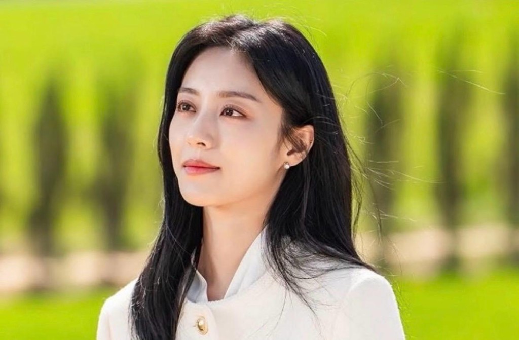 姜旻兒在劇中飾演前頂級女星劉知安。