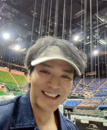 陳曉東臉上展現出對演唱會的期待笑容。