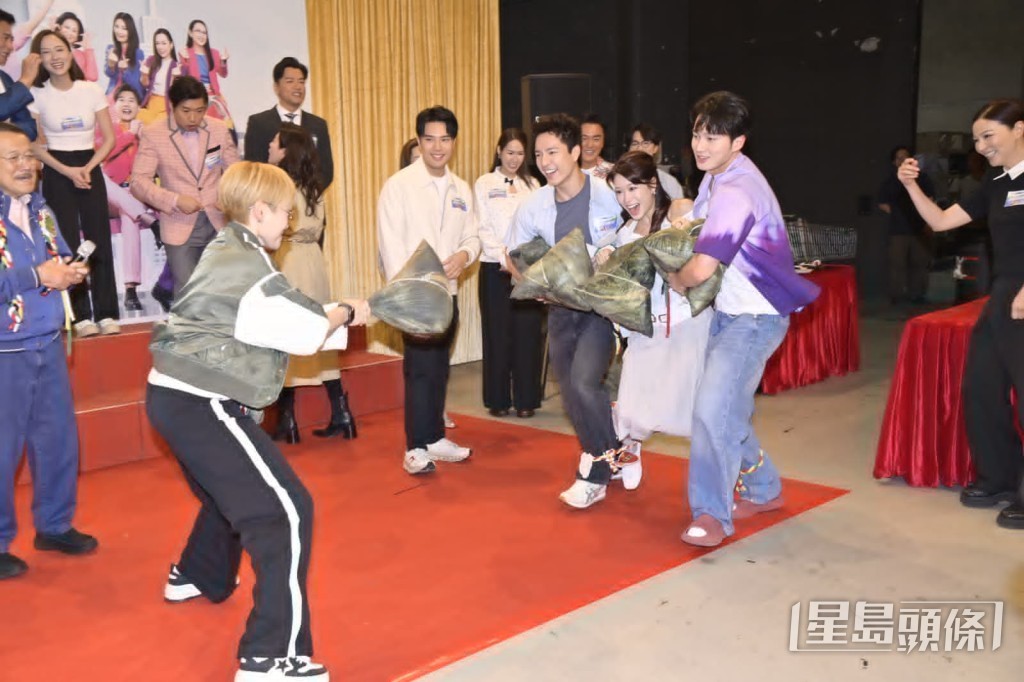 活動上,一眾《愛·回家之開心速遞》藝人參與「搬糉大挑戰」遊戲。