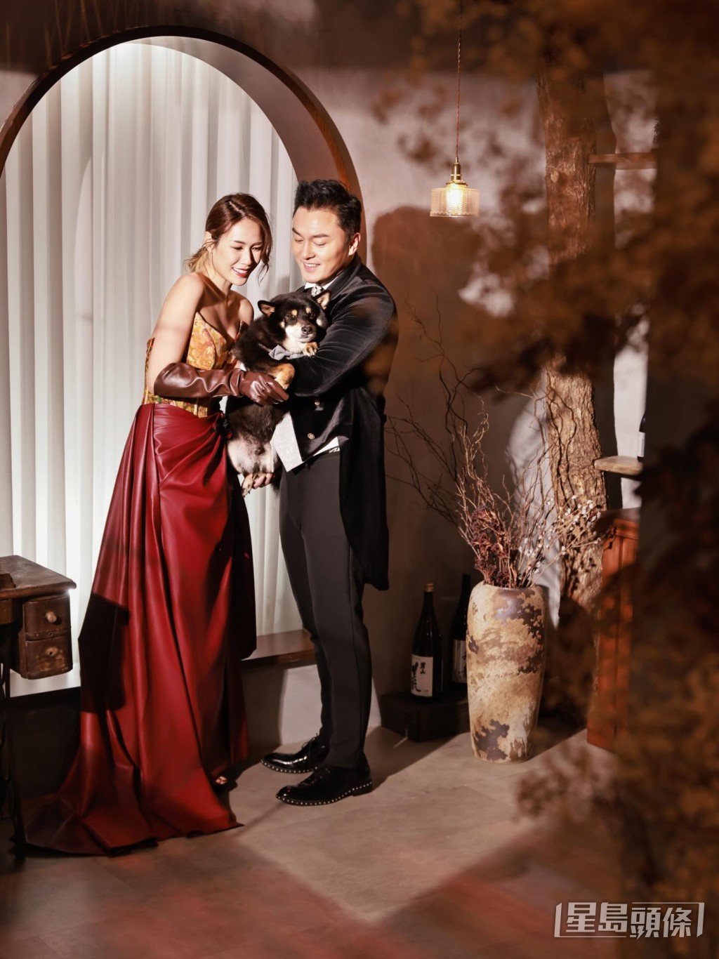 楊明及莊思明早已拍攝好結婚照片。