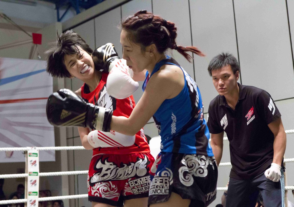 她亦曾學習泰拳、參與站立綜合格鬥比賽，其後考獲瑜伽導師資格，正式轉型任教瑜伽。