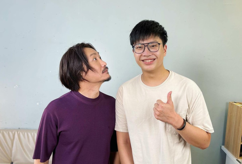 廖文信在「小薯茄」擔任幕後導演。