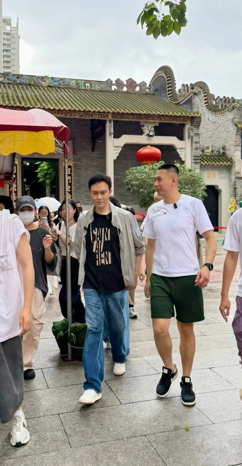 張智霖近日前往廣州獵德村，參加一年一度的龍舟盛事。