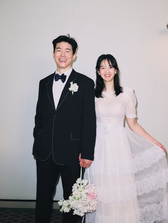 金武烈於2015年與演員尹昇娥結婚。