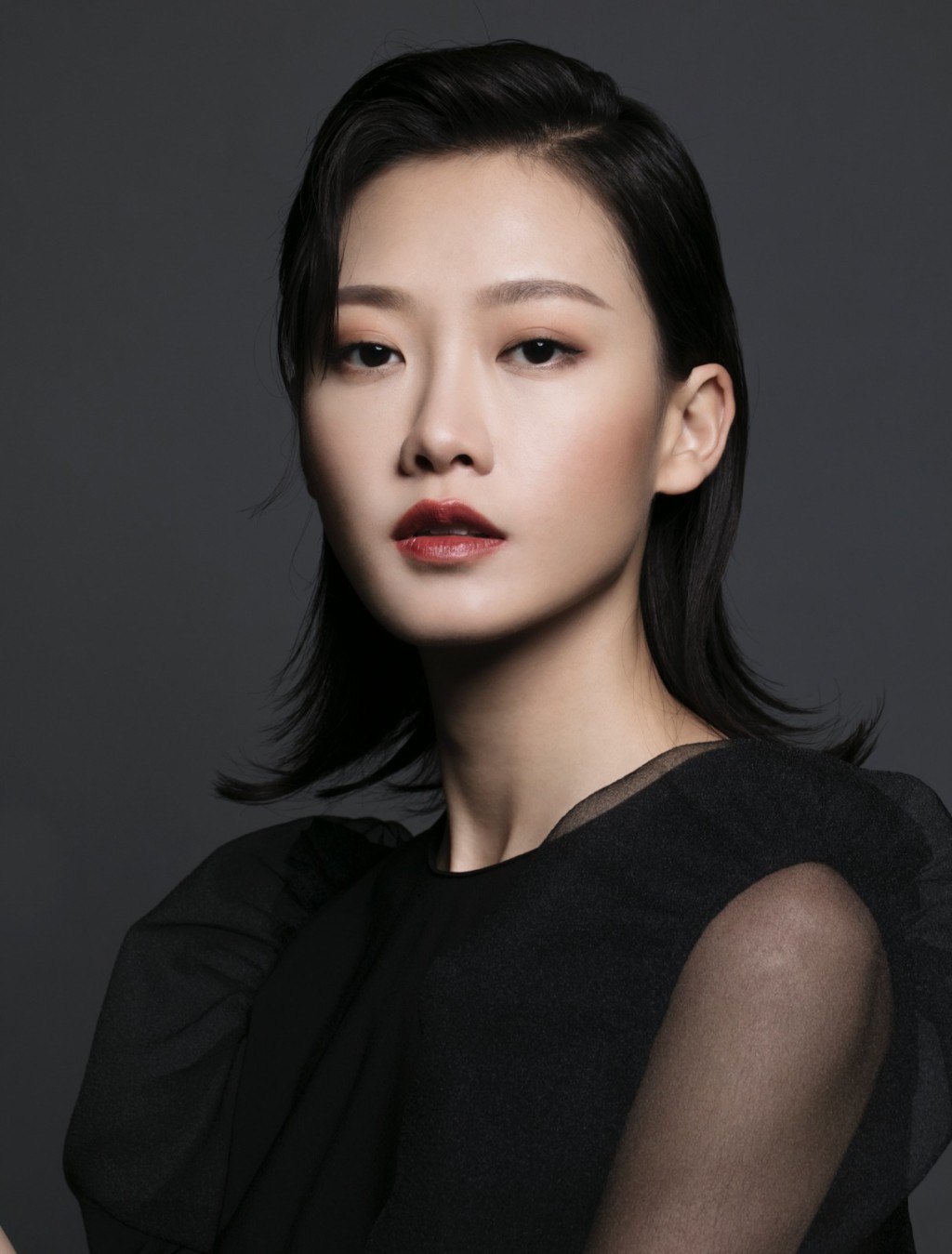廖子妤以電影角色Mimi的視角為歌曲填詞。