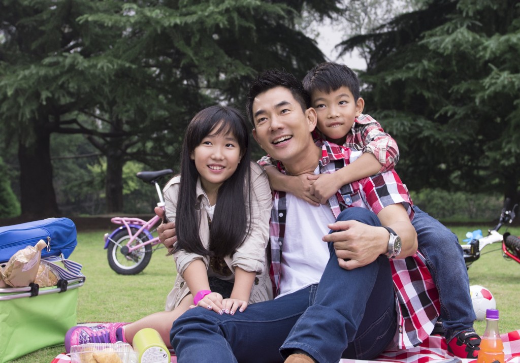 任賢齊在2015年曾與一對子女Rati和Cody一同拍攝廣告。