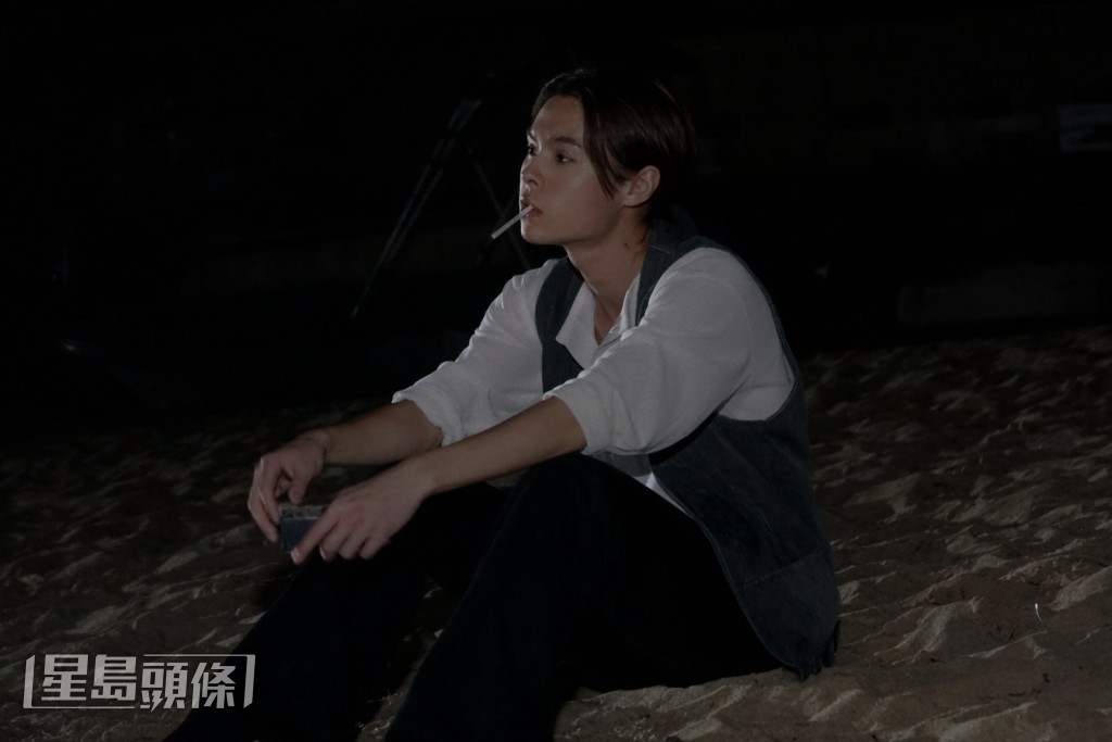 MIRROR成員Tiger(邱傲然)在完成個人演唱會後,再度帶來驚喜,昨日推出全新個人單曲《呼吸一世》。