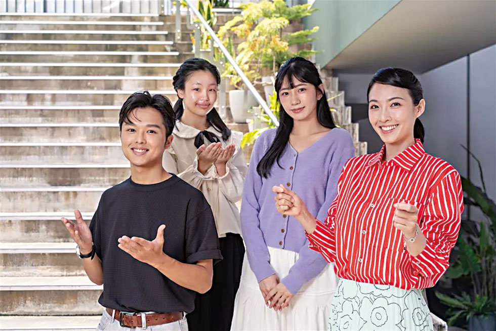 陳鼎中(左起)、林靖茜、許紫柔、黃湘婷參加《他的靈魂與他的書店》媒體茶敘。網上圖片