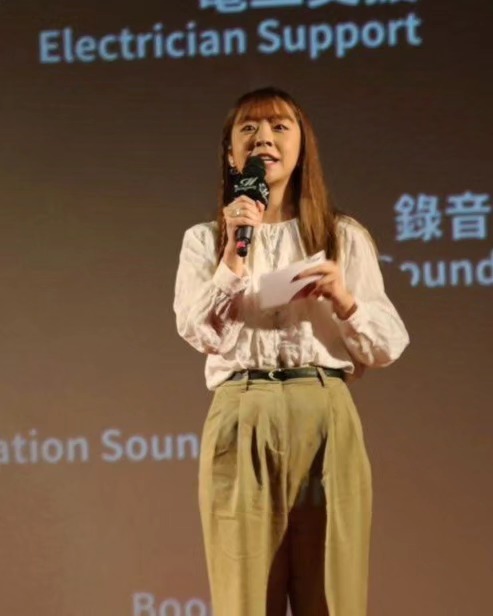 施可瑩亦懂得韓文。