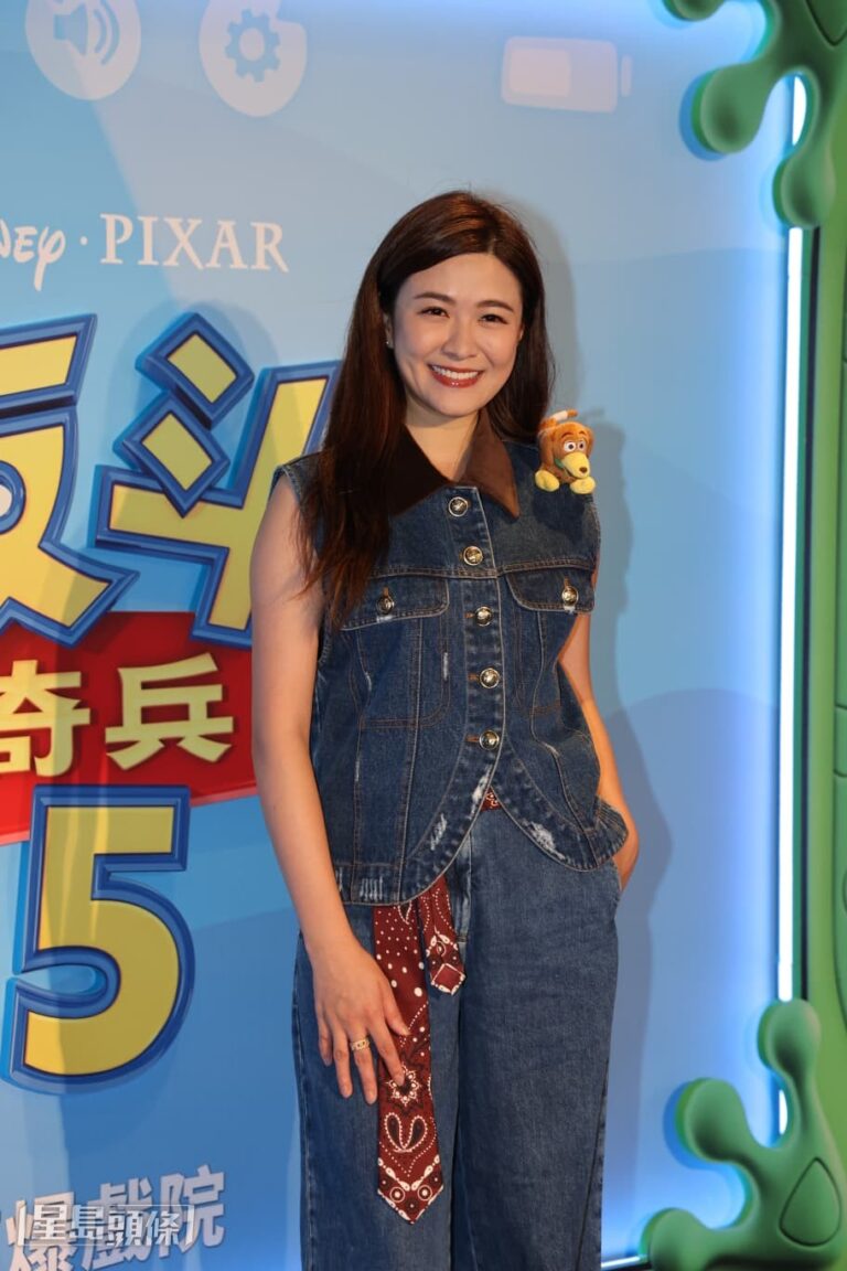 江嘉敏帶妹出席《反斗奇兵5》首映　溫馨叮囑：唔好選港姐入行