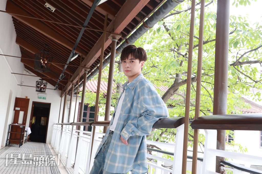 Frankie在《是日戀愛》MV中親自擔任男主角。