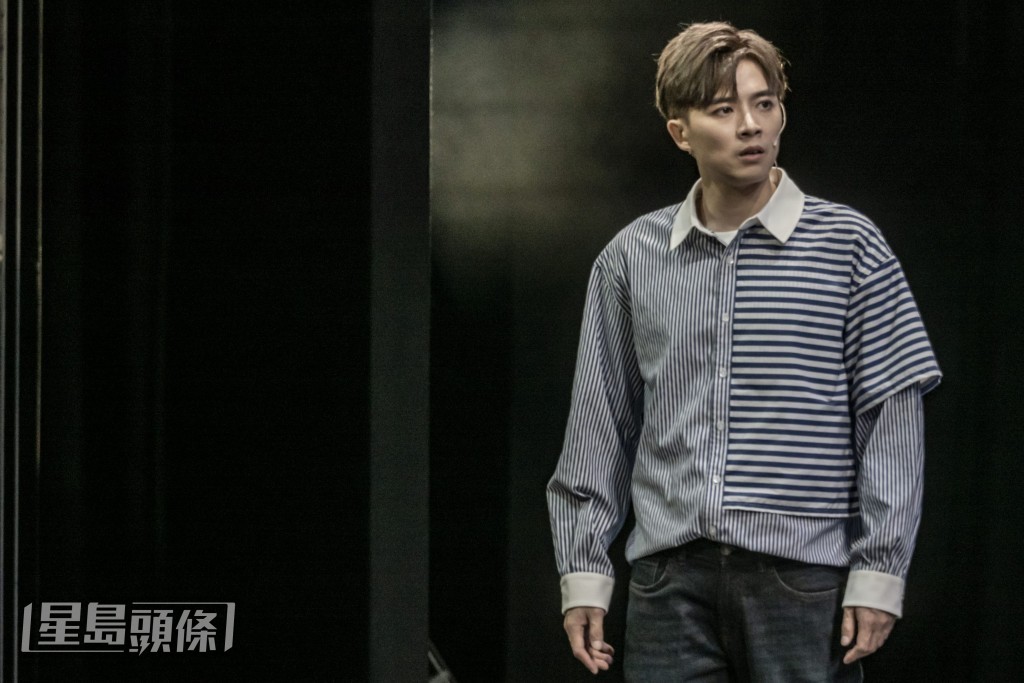 Frankie近年嘗試不同類型工作，例如參演舞台劇《大象的告別式》。