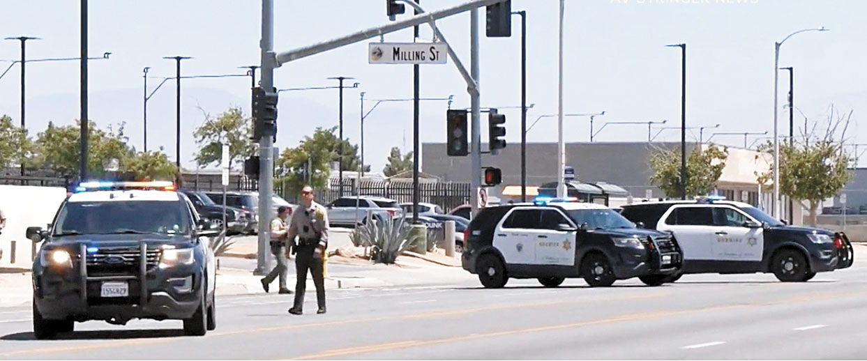 當局在警員開槍案現場封鎖調查。KTLA電視截圖