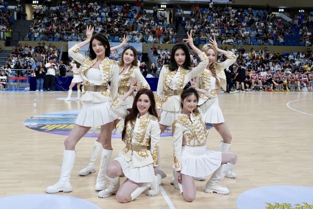 魔音女團的演出為現場增添氣氛。
