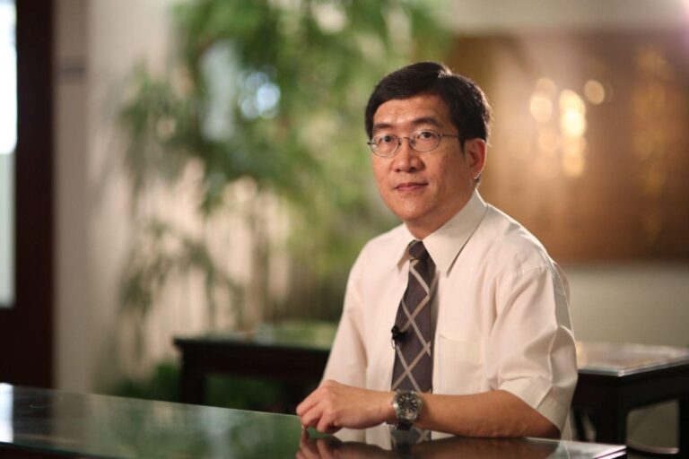 阿Mo李啟言度過首個沒有父親的父親節 復健路上女友So Ching現身支持