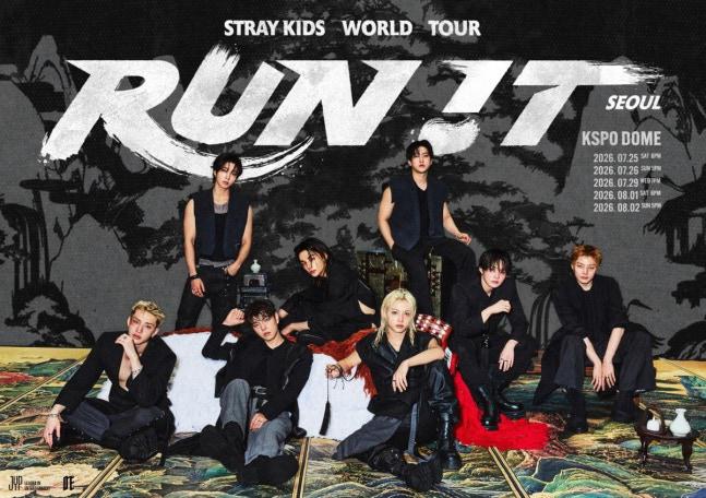 Stray Kids今日公開全新巡迴演唱會《RUN IT》的亞洲行程,下月將於首爾揭幕。