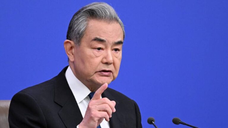 王毅：美伊和平大門已開 應堅持對話協商