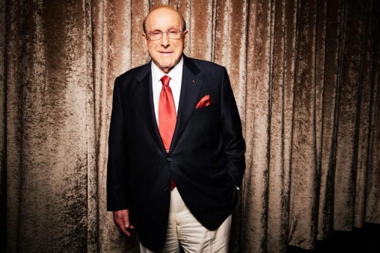 傳奇音樂大亨Clive Davis逝世 一生發掘雲妮侯斯頓等多位巨星