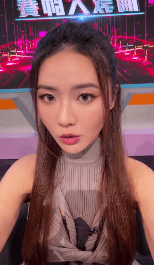 戴祖儀拍片講述被朱敏瀚意外撞崩門牙的經過。