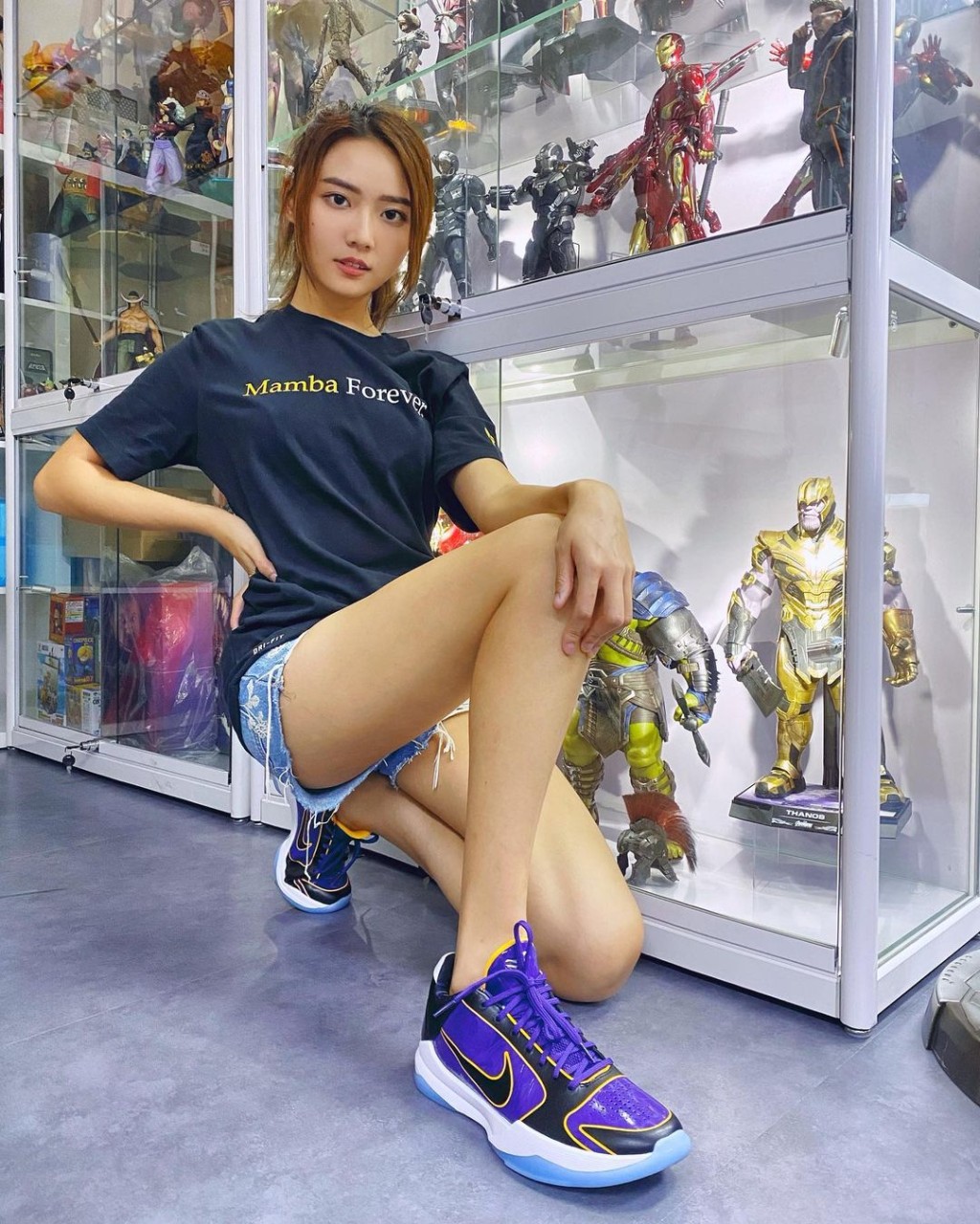 戴祖儀的兩個倉庫收藏了價值不菲的畫作、模型和玩具。