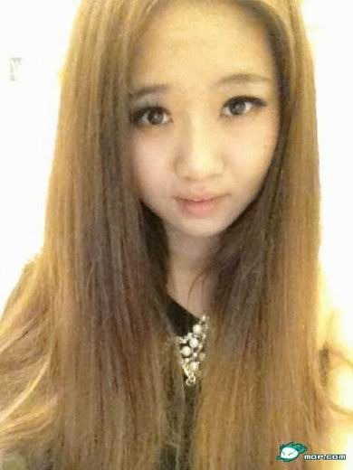 網上曾流傳李連杰大女李思的照片。